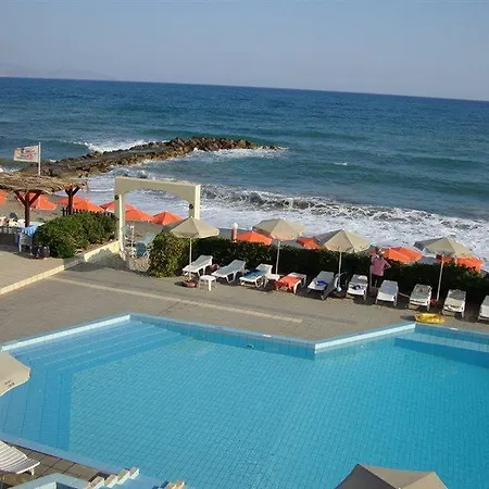 Haris On The Hotel Agia Marina