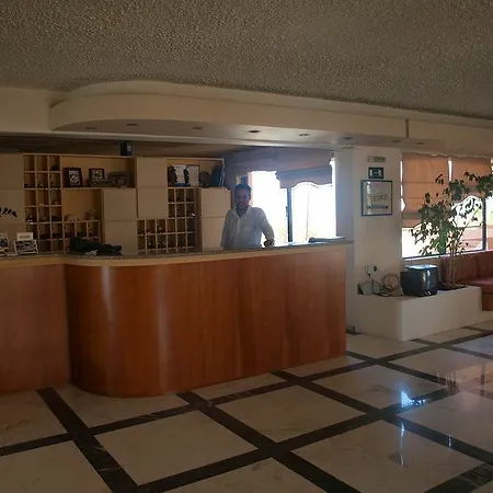 Haris On The Hotel Agia Marina